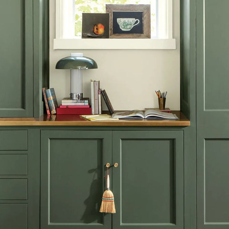 Benjamin Moore Rosepine, color trend 2025 on cabinets acccented with and off white